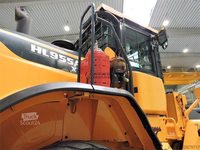 Chargeuse sur pneus HYUNDAI HL955A