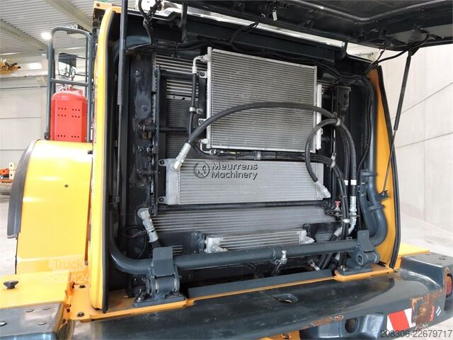 Chargeuse sur pneus HYUNDAI HL955A
