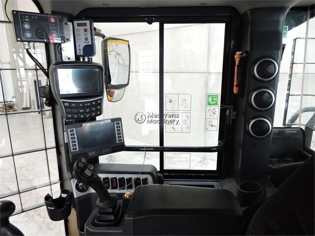 Chargeuse sur pneus HYUNDAI HL955A