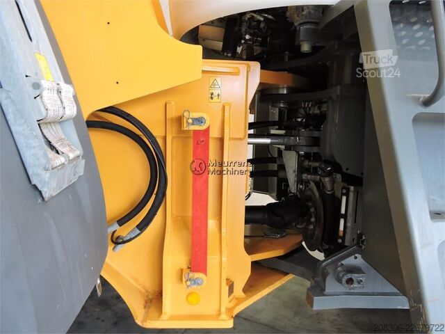 Chargeuse sur pneus LIEBHERR L580XPower