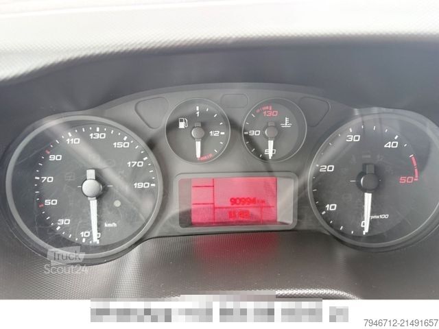 Pick-up panelvan IVECO Daily 35 S 160 Pritsche DOKA+AHK 90.000Km *2017*