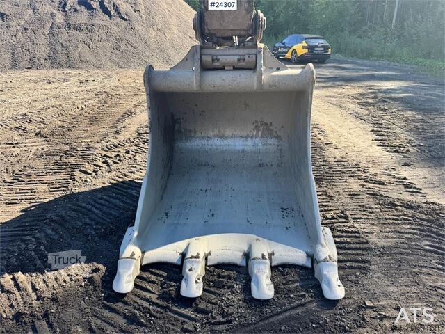 Tela-alustainen kaivinkone Volvo EC290CL Excavator w/ Rototilt and 2 Buckets WATCH