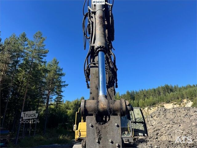 Tela-alustainen kaivinkone Volvo EC290CL Excavator w/ Rototilt and 2 Buckets WATCH