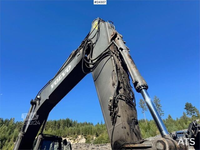 Paletli ekskavatör Volvo EC290CL Excavator w/ Rototilt and 2 Buckets WATCH