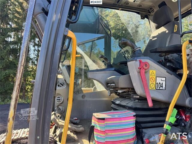 Paletli ekskavatör Volvo EC290CL Excavator w/ Rototilt and 2 Buckets WATCH