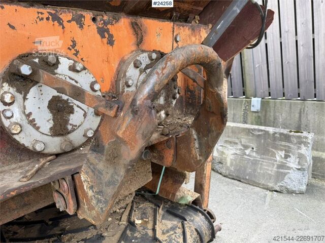 Máquina perforadora de tierra Raptor XL-D grinder for wood available for sale as a repa