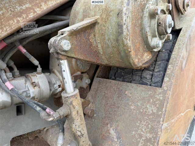 Máquina perforadora de tierra Raptor XL-D grinder for wood available for sale as a repa