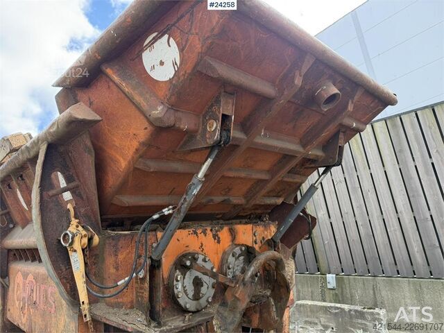 Máquina perforadora de tierra Raptor XL-D grinder for wood available for sale as a repa