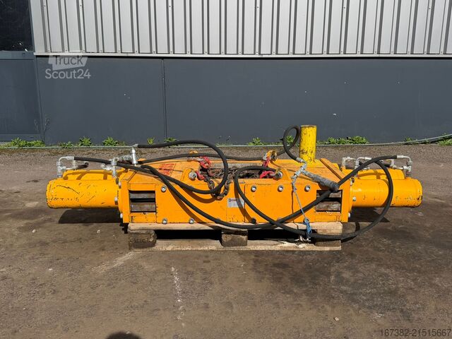 Excavateur  Taets 16
