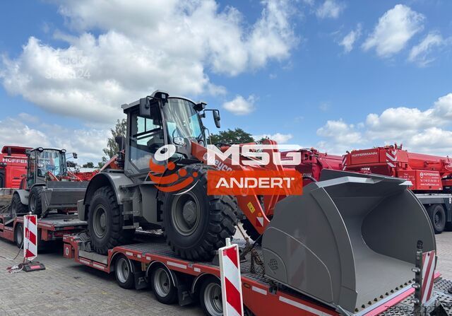 Carregadeira Weycor Atlas AR680