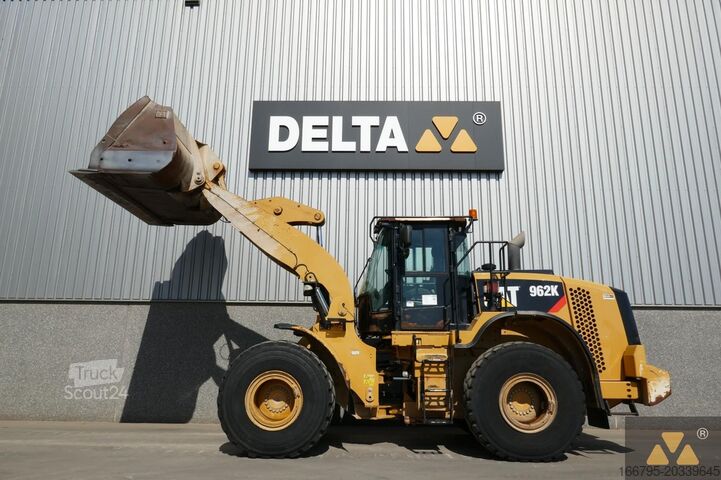Utovarivač točkova Caterpillar 962K