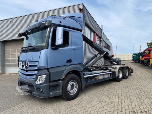 Камион с кука за контейнери MERCEDES-BENZ Actros neu 2548 L 6x2 Abrollkipper Meiller RS21.