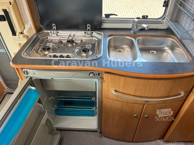 Entegre karavan HYMER/ERIBA B 524 - Klima - Hub/Festbett -  - AHK