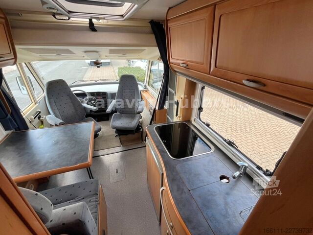 Entegre karavan HYMER/ERIBA B 524 - Klima - Hub/Festbett -  - AHK