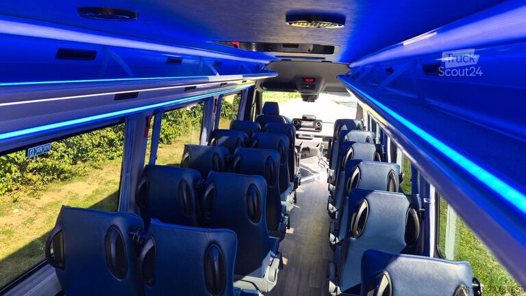 Minibus MERCEDES-BENZ 517 Lord Comfort XXL Vorlauffahrzeug 23 SS