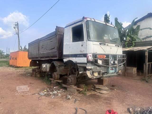 Tracteur routier standard Mercedes-Benz Actros 3340