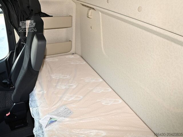 Volumen SZM Mercedes-Benz Actros 1851 LSnRL 4x2 LowLiner höhenverst Sattelkupplung