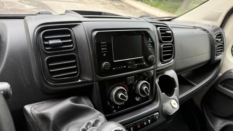 Furgone Peugeot BOXER TETTO ALTO PASSO MEDIO