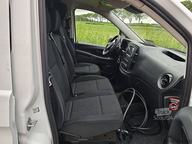 Kombi z wysokim dachem MERCEDES-BENZ EVITO 66Kwh Wltp 292 kms