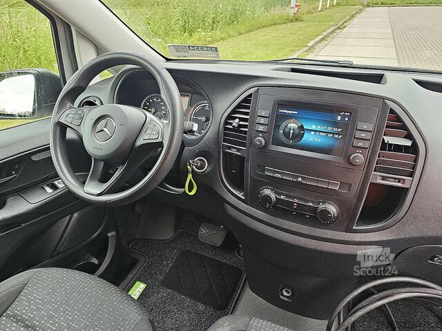 Kombi z wysokim dachem MERCEDES-BENZ EVITO 66Kwh Wltp 292 kms