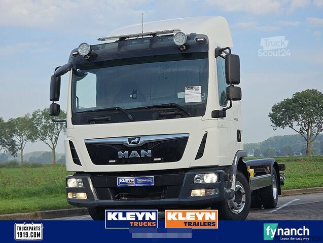 Fahrgestell mit Fahrerhaus MAN 8.220 TGL WB305 AIRCO PTO