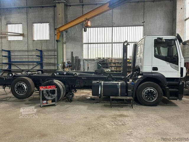 гаковий навантажувач Iveco Stralis AD260S31