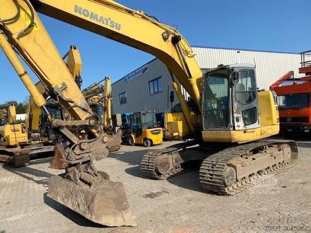 Beltegående gravemaskin Komatsu PC 228 US-3 (binnendraaier / city krane)