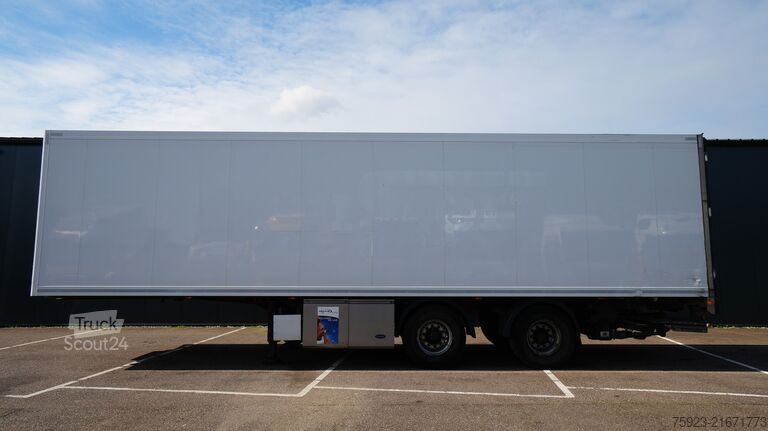 Transporte refrigerado/congelado Krone 2 axle frigo trailer with CARRIER VECTOR 1850 MT