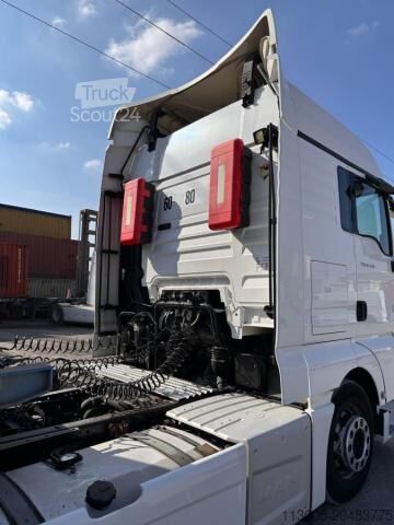 Standaard trekker MAN TGX 18.470 ADR
