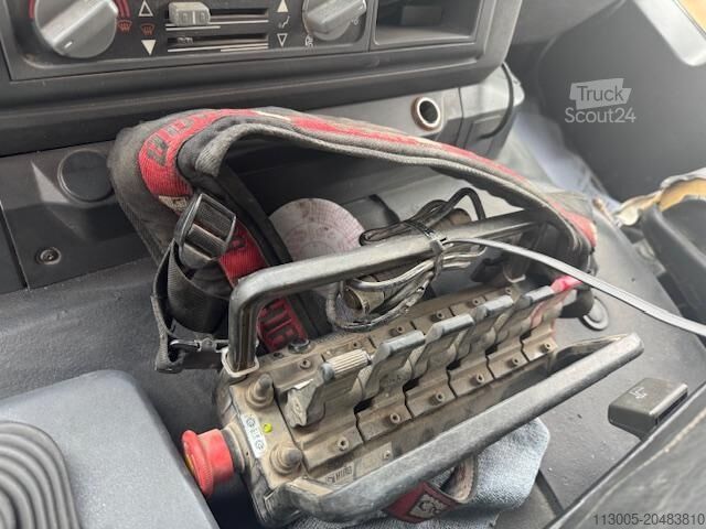 Three-sided tipper truck Iveco EUROTECH CURSOR 310 TRIBENNE GRUE HIAB