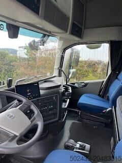 Standard tractor unit Volvo FH 500