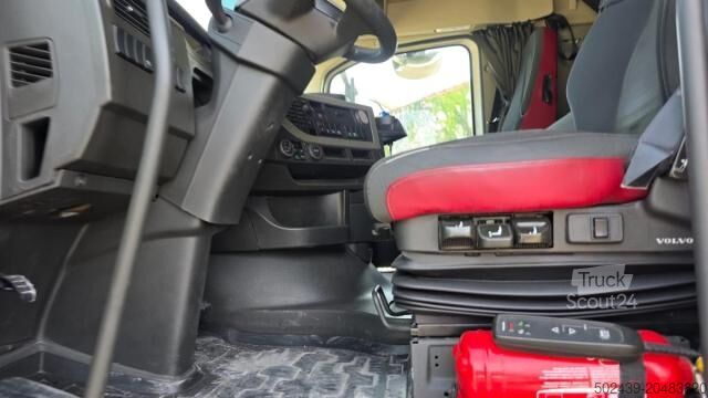 Standard tractor unit Volvo FH 500