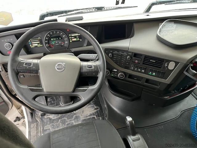 Standard tractor unit Volvo FH 500