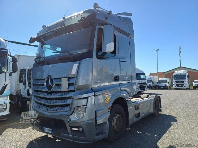 Tracteur routier standard Mercedes-Benz ACTROS