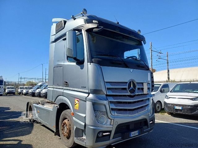 Tracteur routier standard Mercedes-Benz ACTROS