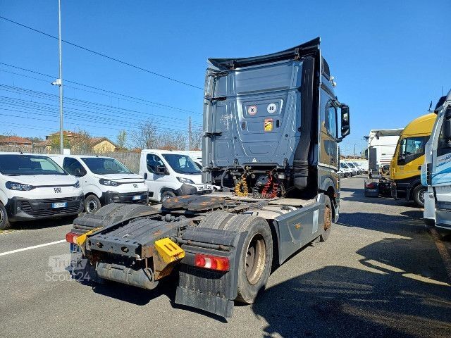 Tracteur routier standard Mercedes-Benz ACTROS