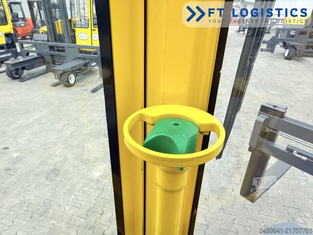 Carretilla retráctil de 4 vías Combilift C3000STE TRIPLEX WIDE POSITIONER CABIN