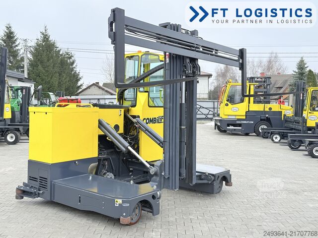 Carretilla retráctil de 4 vías Combilift C3000STE TRIPLEX WIDE POSITIONER CABIN
