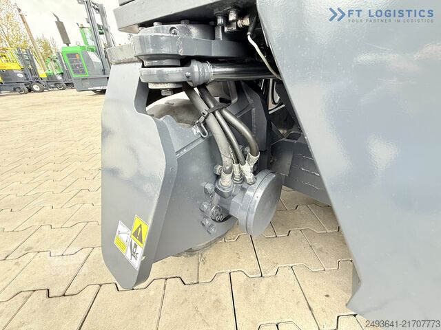 Carretilla retráctil de 4 vías Combilift CB4000 TRIPLEX 5200 FREE-LIFT POSITIONER