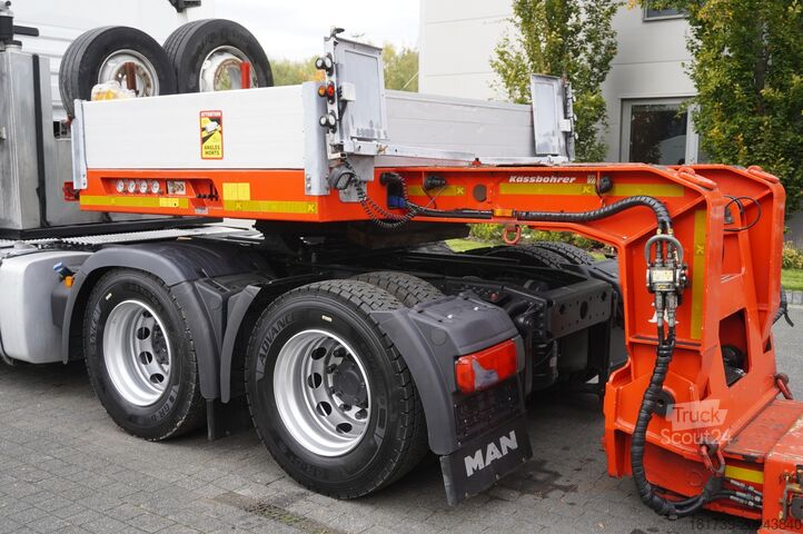 Set tractor & semiremorcă cu platformă joasă MAN TGX 28.510 6×2/ Kässbohrer LB2 TIEF-BETT