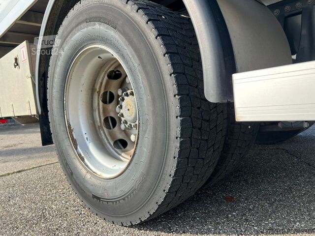 Škatlasti tovornjak Volvo FE320 4x2 Original 125t km AHK LBW