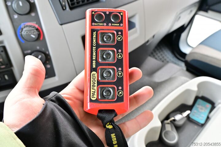 Autocamion cu caroserie tip cutie Volvo FE320  4x2 Original 125t km AHK LBW