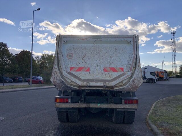 Ανατρεπόμενο IVECO Trakker 450