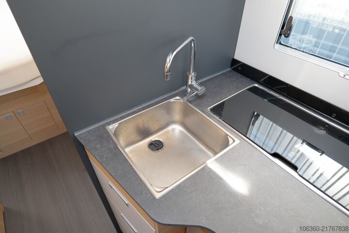 ADRIA MATRIX AXESS 670 SC SEDEMIINTEGRIRAN RABLJEN ADRIA MATRIX AXESS 670 SC