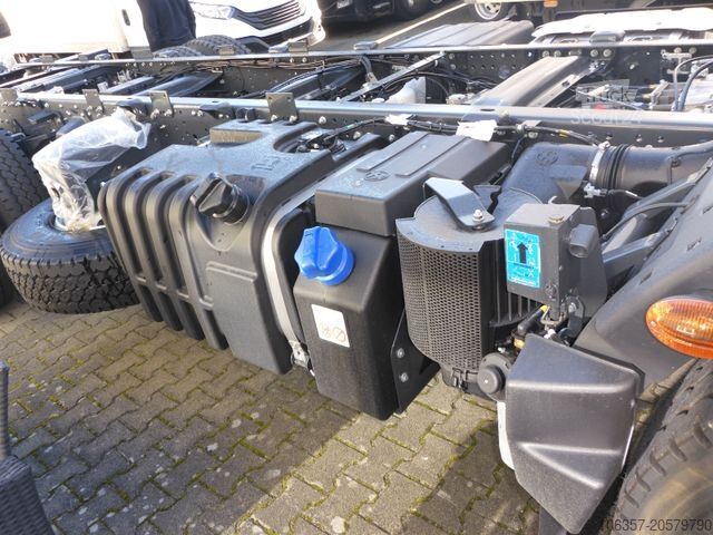 Kassevognchassis IVECO Eurocargo 180E32K Radstand.4.185mm 2-Stück MY 25