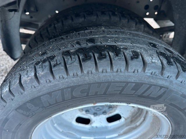 Dostavno vozilo s kesonom IVECO Daily 35C16 3.0 ¤6E Koffer LBW Klima