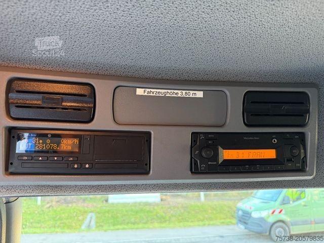 Furgone chiuso MERCEDES-BENZ Atego823 L Koffer+LBW/Klima/AHK/EURO6D