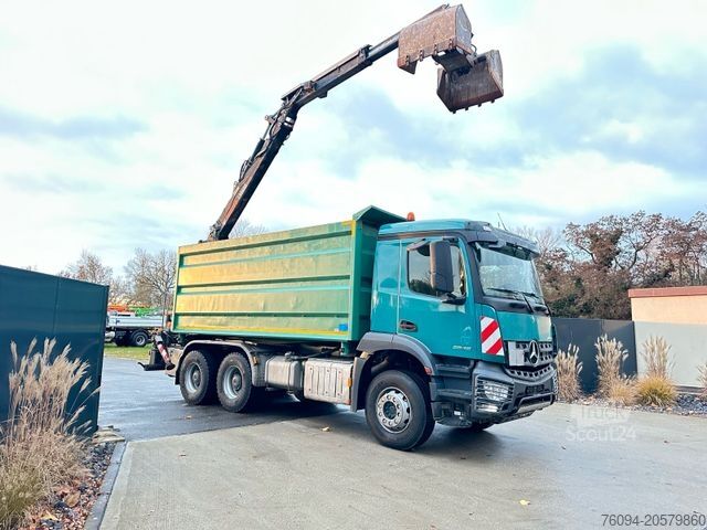 Macara montată pe camion MERCEDES-BENZ Arocs 2646 6x4Selbstlader Kran Kipper Bordmatik
