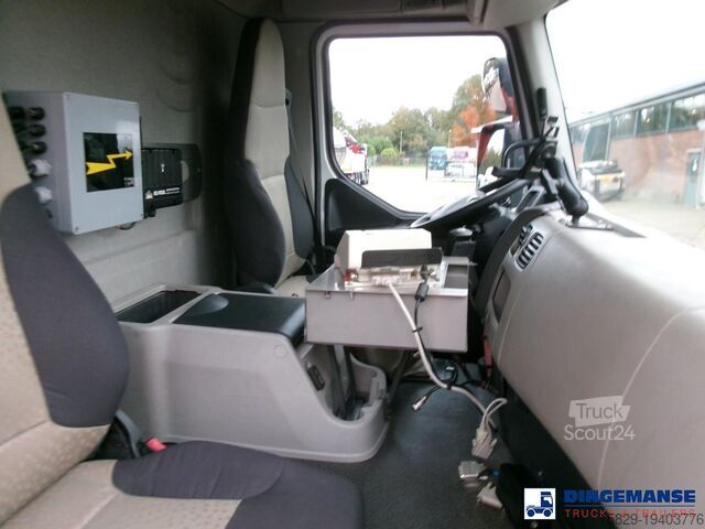 Camion-citerne Renault Premium 270 4x2 fuel tank 13.8 m3 / 4 comp