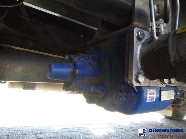 Camião-cisterna Renault Premium 270 dxi 4x2 fuel tank 13.7 m3 / 4 comp